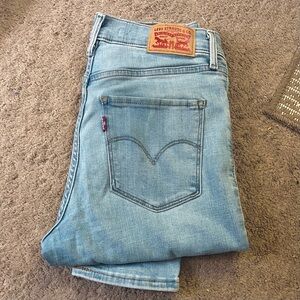 311 Shaping Skinny Levi’s Jeans